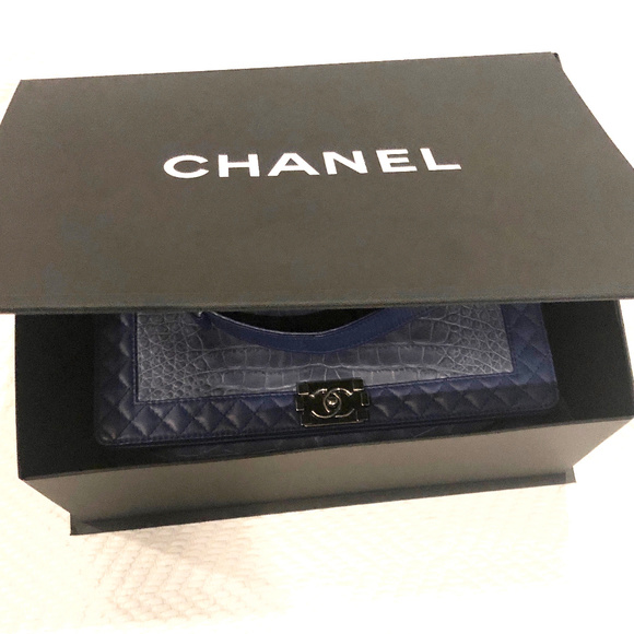 Aut Chanel XLarge Alligator Boy Bag - Picture 4 of 13